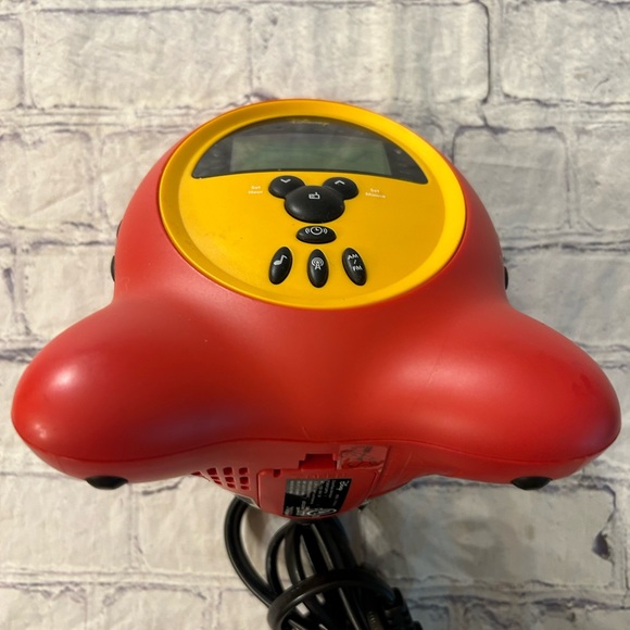DISNEY MICKEY MOUSE ALARM RADIO DIGITAL RED/YELLOW/BLACK CLOCK - Picture 6 of 8